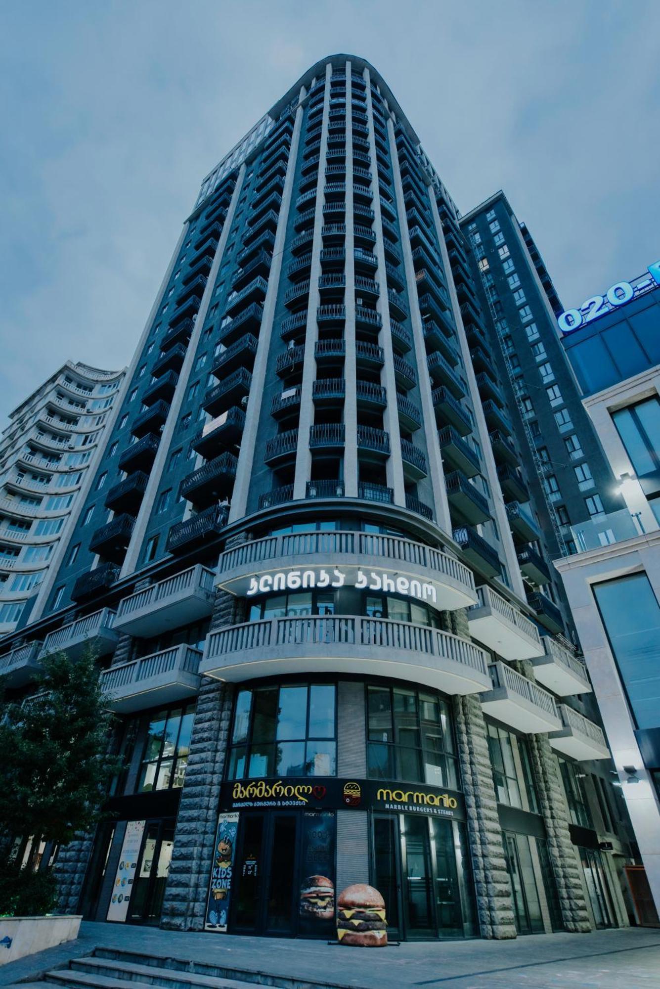 Skyline Luxury Suites Tbilisi ภายนอก รูปภาพ