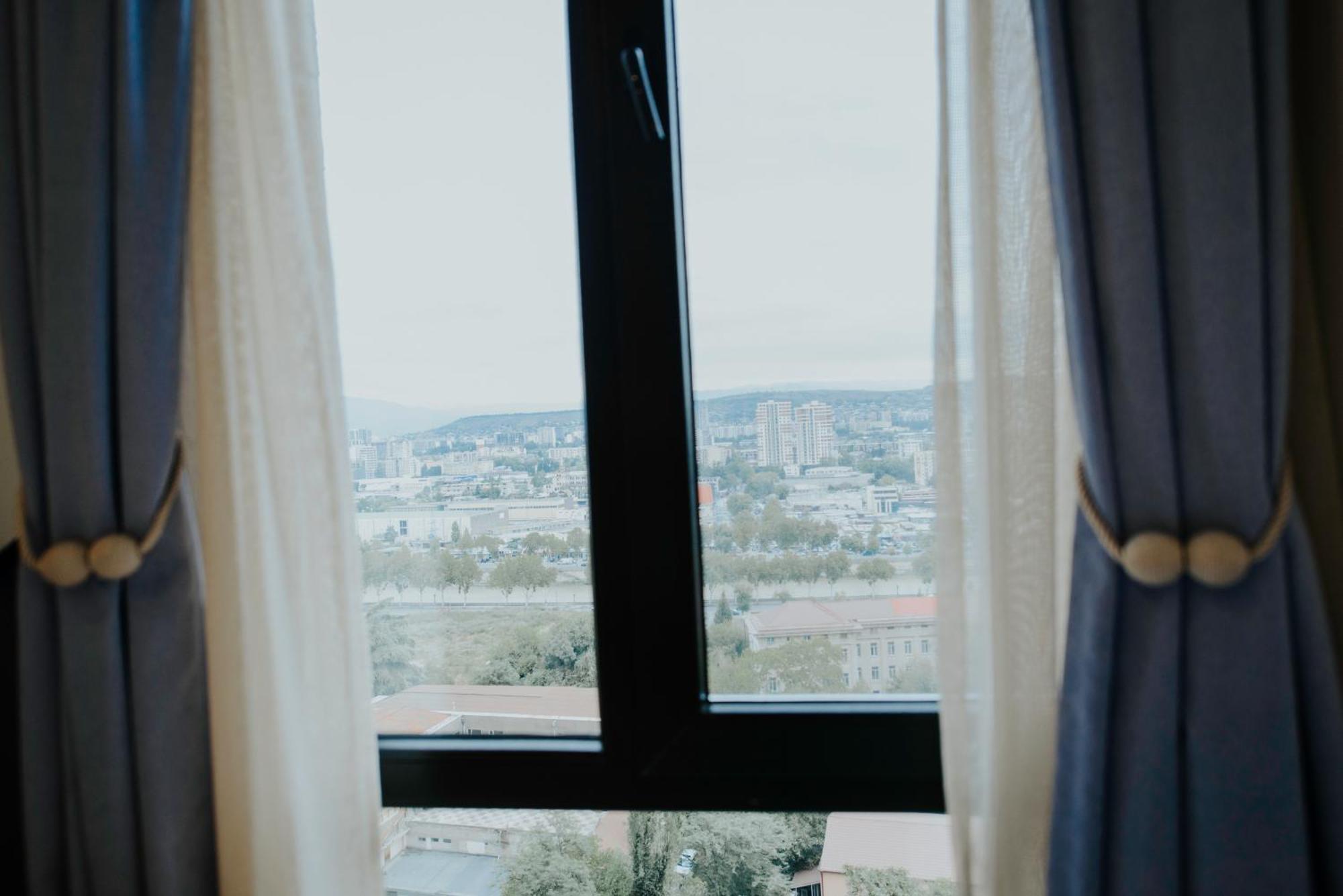 Skyline Luxury Suites Tbilisi ภายนอก รูปภาพ